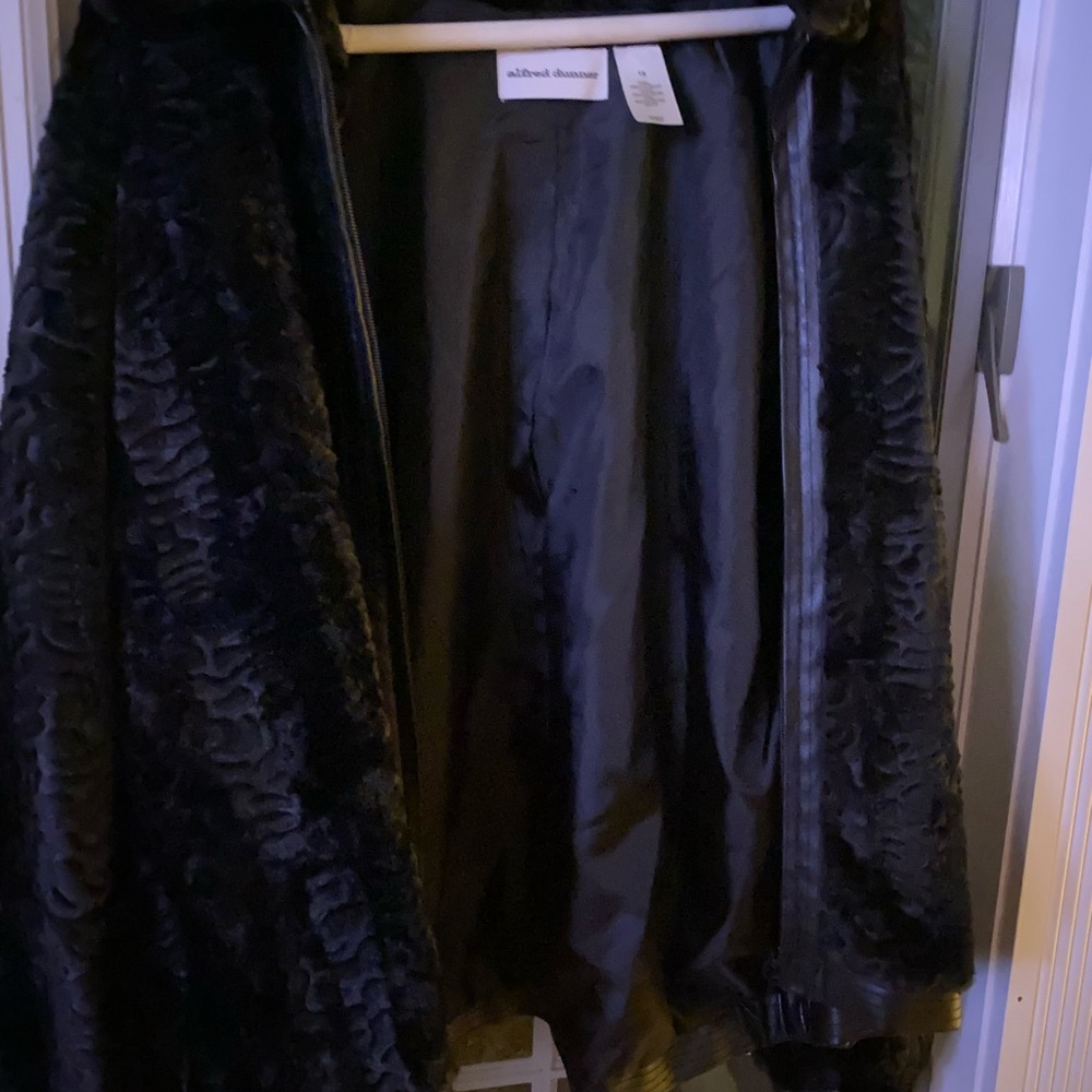 Dress Jacket in black. Size16